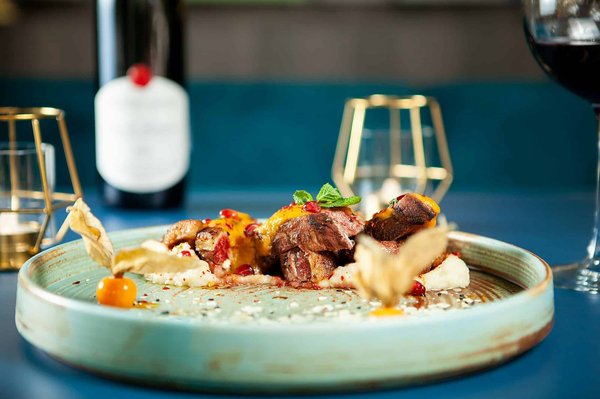 Où découvrir les traditions culinaires de la Sicile, Italie : restaurants et marchés recommandés ?